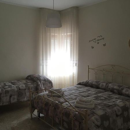 B&B Al Campanile Taranto Bagian luar foto