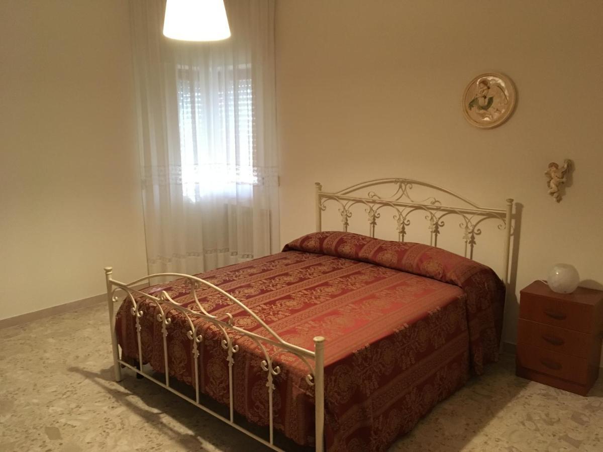 B&B Al Campanile Taranto Bagian luar foto