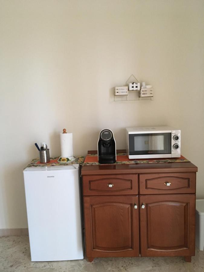 B&B Al Campanile Taranto Bagian luar foto