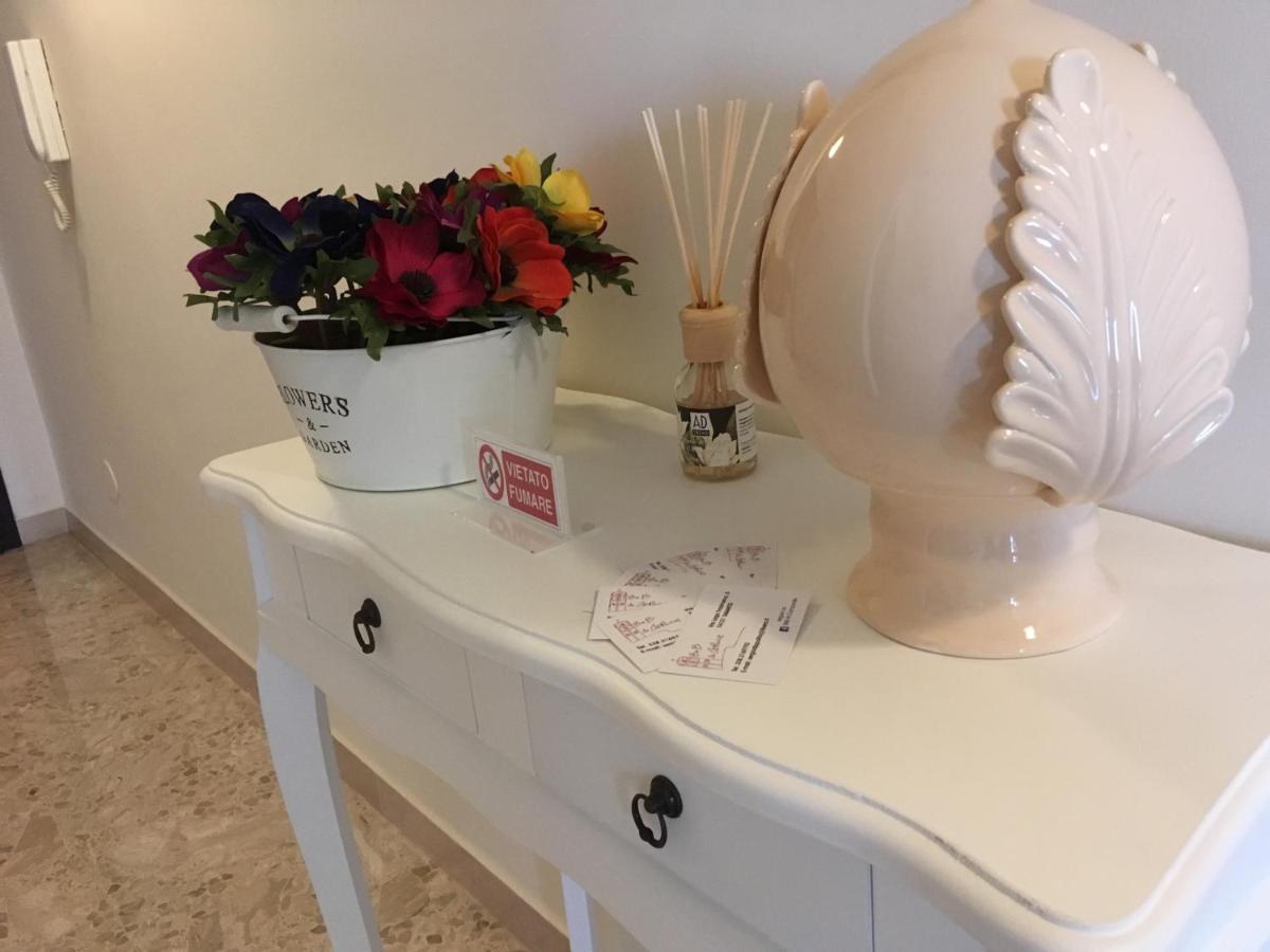 B&B Al Campanile Taranto Bagian luar foto