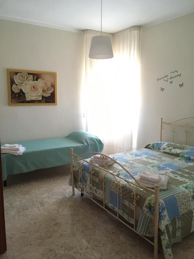 B&B Al Campanile Taranto Bagian luar foto