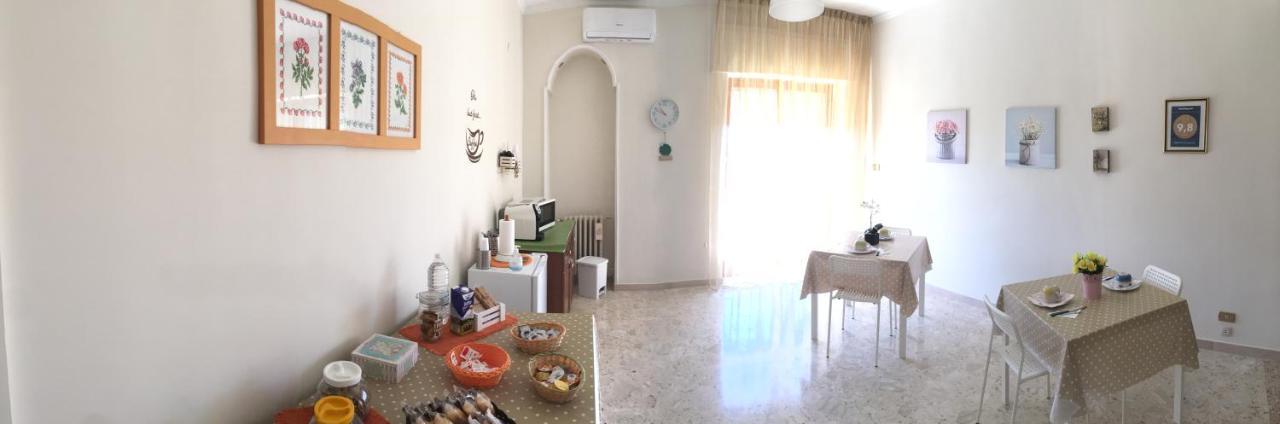 B&B Al Campanile Taranto Bagian luar foto
