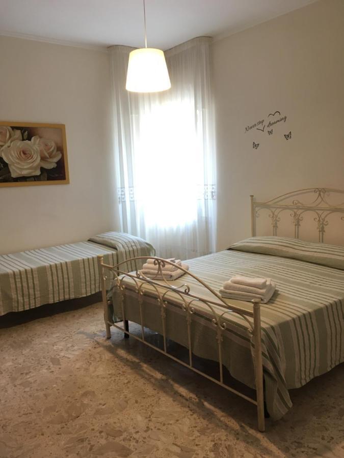 B&B Al Campanile Taranto Bagian luar foto
